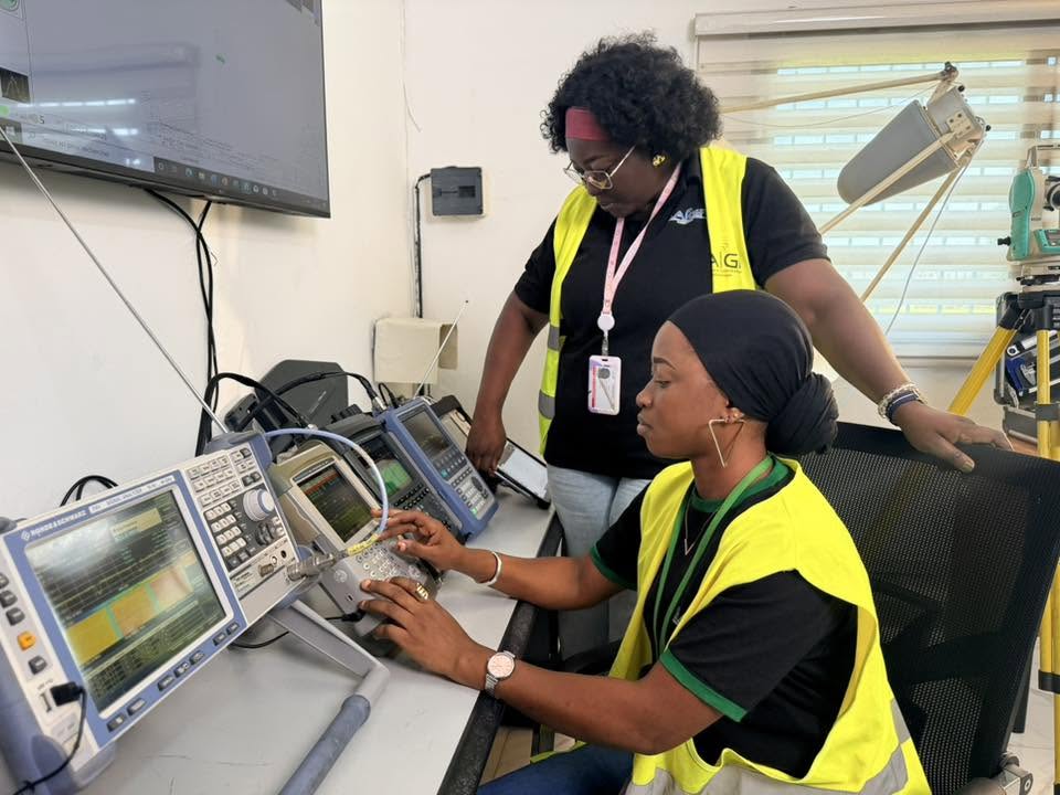 Fréquences radioélectriques en Côte d’Ivoire : les coulisses d’un contrôle sous tension