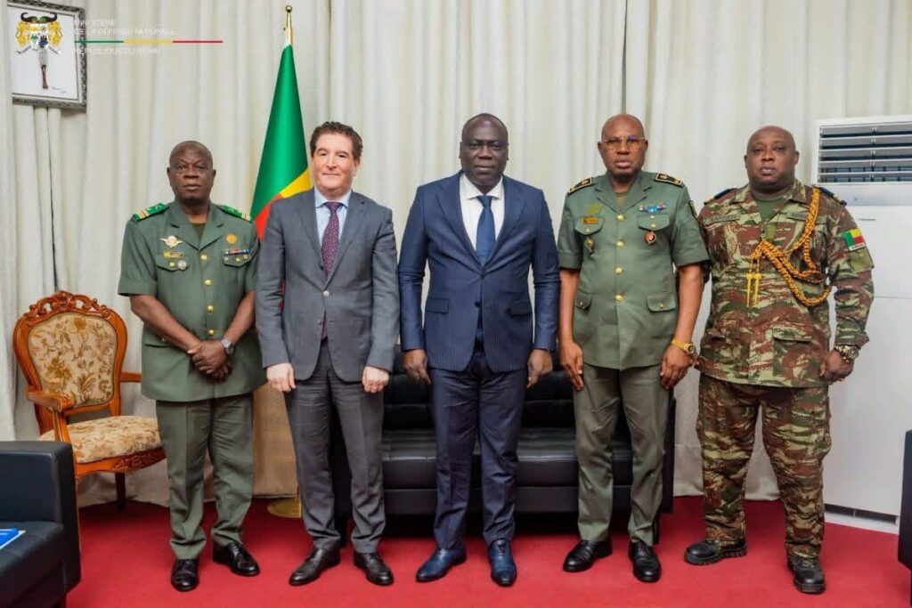 Ce que Cotonou ne dit pas sur son rapprochement militaire avec Alger