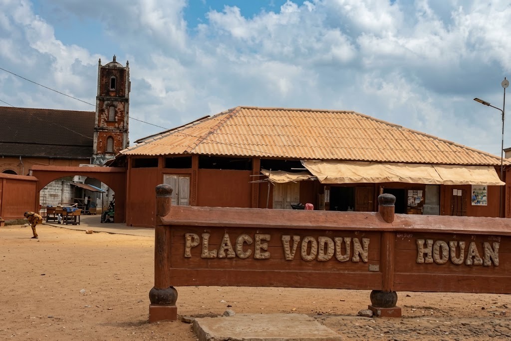 Le Bénin peut-il transformer son 19ᵉ rang africain en moteur touristique avec 600 milliards FCFA d’ici 2027 ?