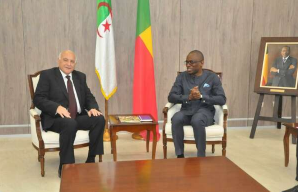 Coopération Sud-Sud : l’ambition africaine de l’Algérie peut-elle dépasser les frontières fermées après Cotonou ?